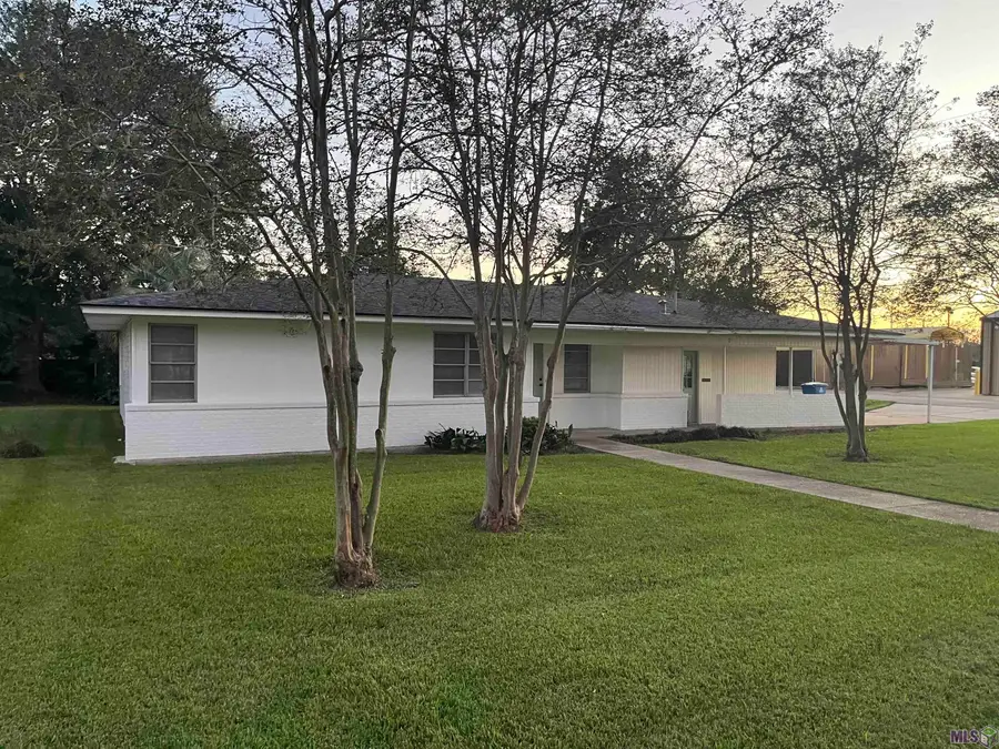 755 Maryland Ave, Port Allen, LA 70767 - #3