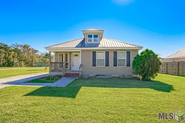 26350 Riverscape Dr, Springfield, LA 70462