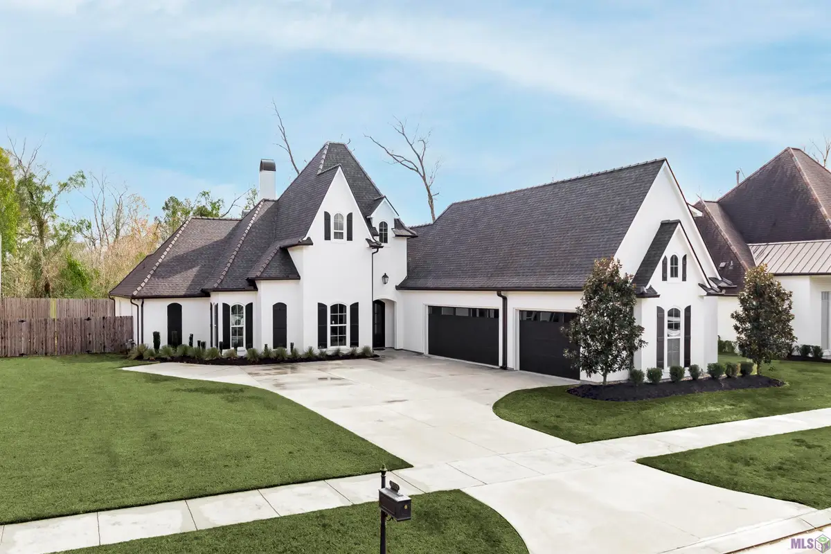 18219 Woodland Cove Dr, Baton Rouge, LA 70817 - #1