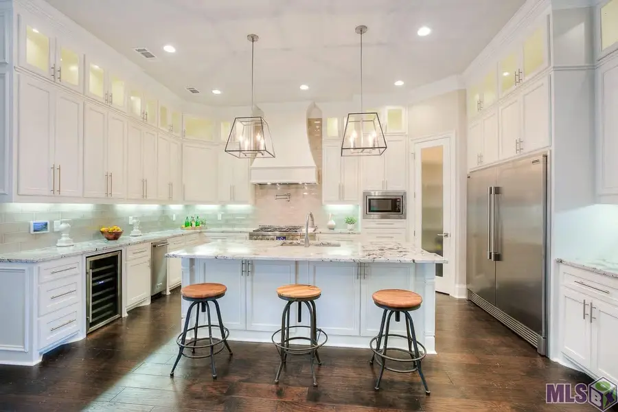 18219 Woodland Cove Dr, Baton Rouge, LA 70817 - #2