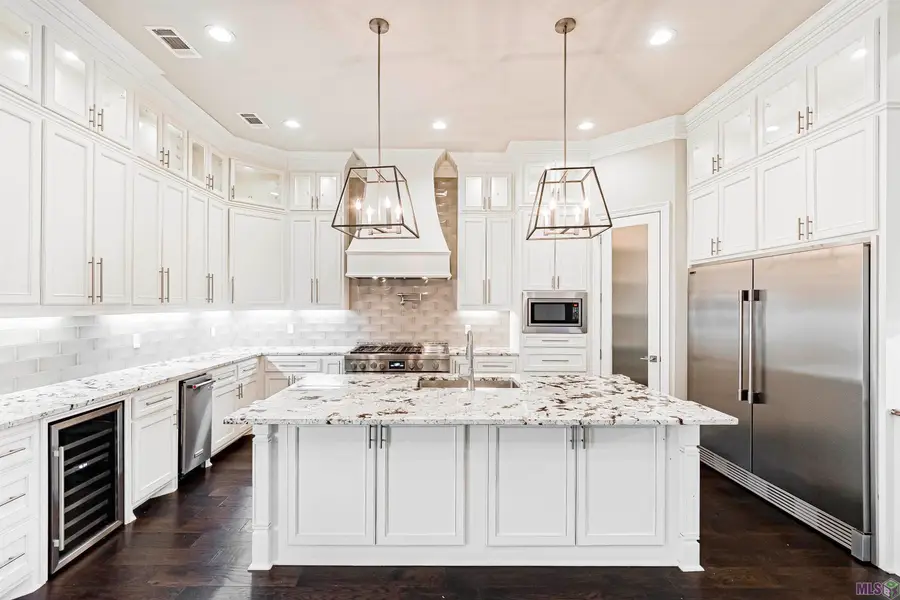 18219 Woodland Cove Dr, Baton Rouge, LA 70817 - #3