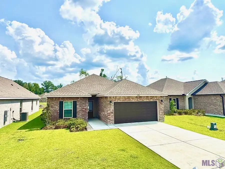 13992 Rosewell St, Denham Springs, LA 70726 - #2