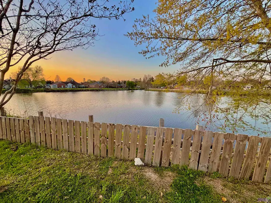 8019 Fitzgerald Dr, Denham Springs, LA 70706 - #3