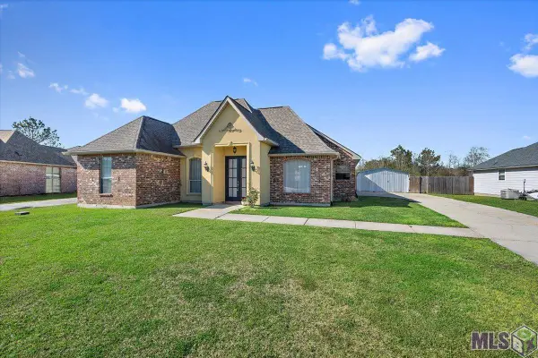 15025 Cross Gate Dr, Walker, LA 70785