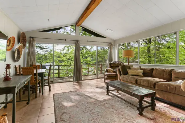 10622 Circus Ln, St. Francisville, LA 70775