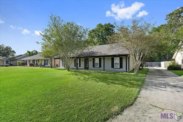 131 Oakwood Dr, Denham Springs, LA 70726