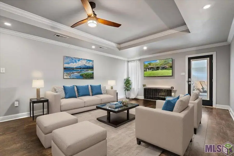 131 Oakwood Dr, Denham Springs, LA 70726 - #2