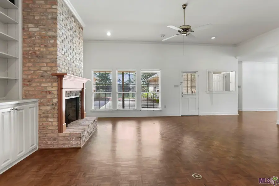 631 W Woodruff Dr, Baton Rouge, LA 70808 - #2