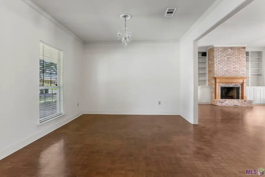 631 W Woodruff Dr, Baton Rouge, LA 70808 - #3