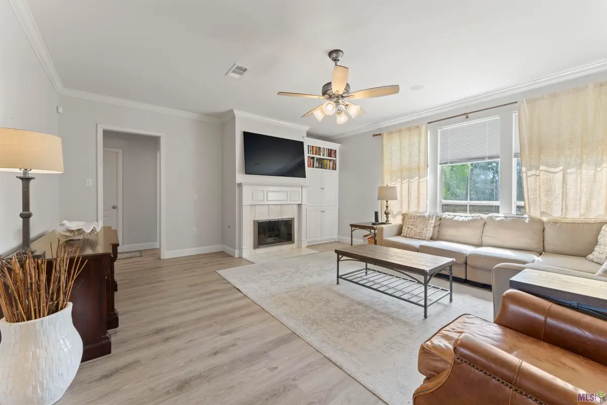 3978 Meadow Ridge Dr, Baton Rouge, LA 70817 - #1