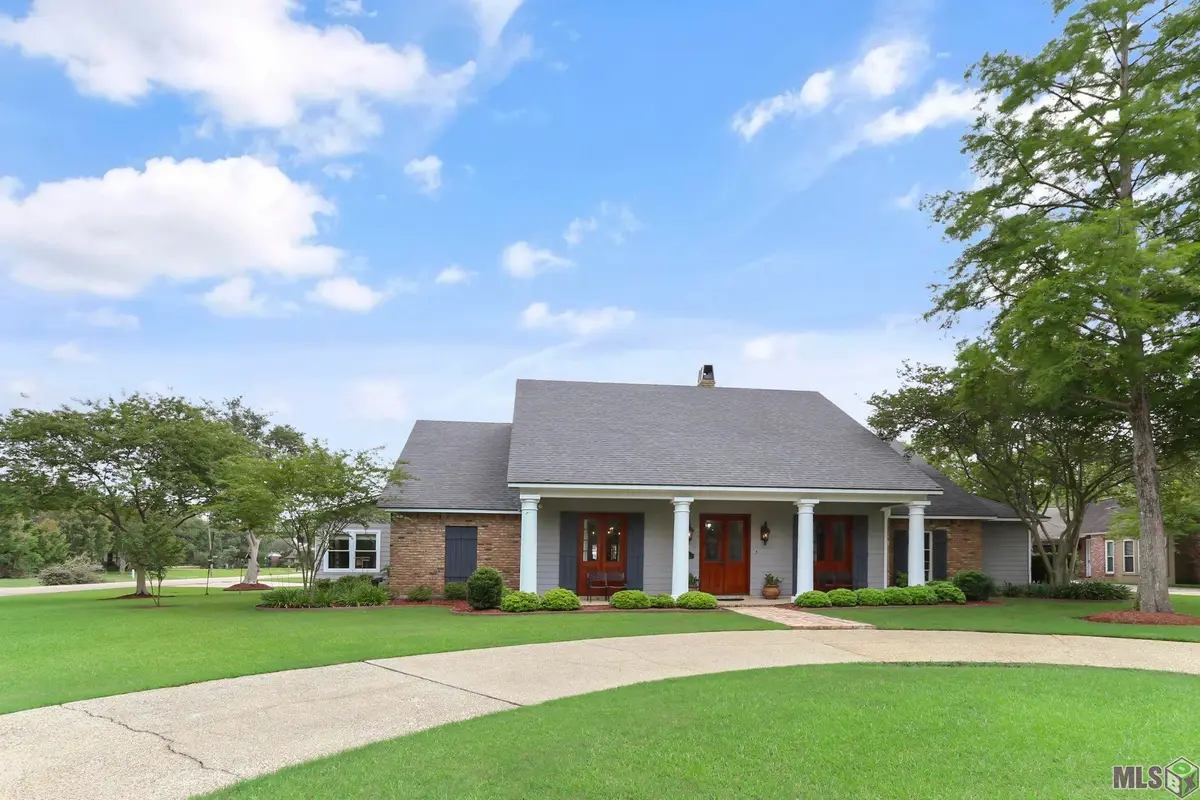 542 High Lake Dr, Oak Hills Place, LA 70810 - #1