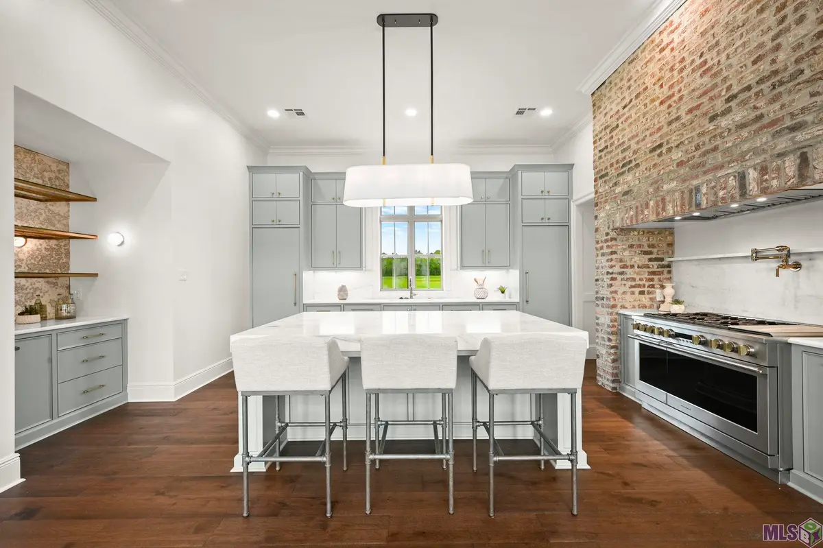 8638 Greenbrier Cove Rd, Baton Rouge, LA 70817 - #1