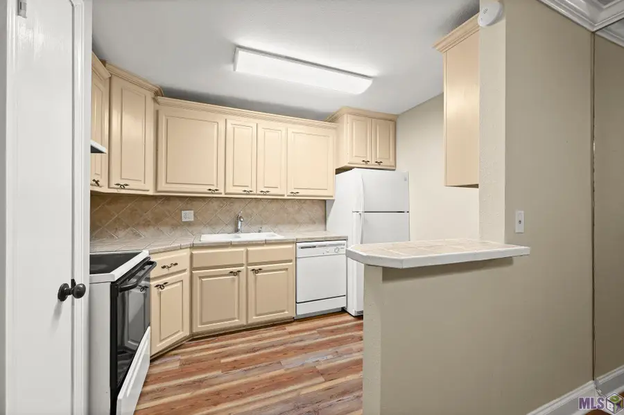 950 S Foster Dr #33, Baton Rouge, LA 70806 - #2