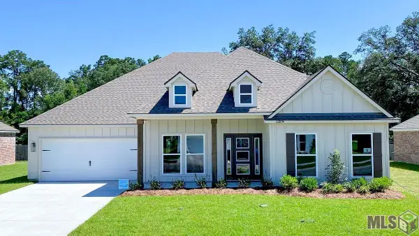 12894 Legacy Oaks Avenue, Central, LA 70818