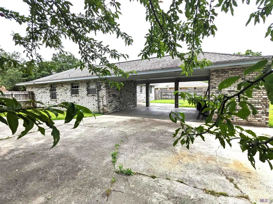 1532 S Sandra Ave, Gonzales, LA 70737 - #3