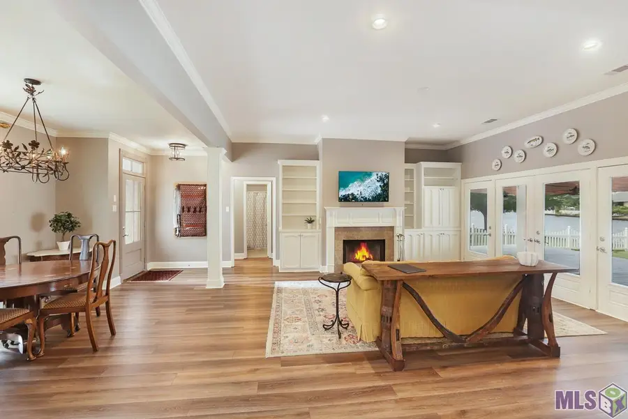 18733 W Lake Terrace Dr, Baton Rouge, LA 70817 - #2