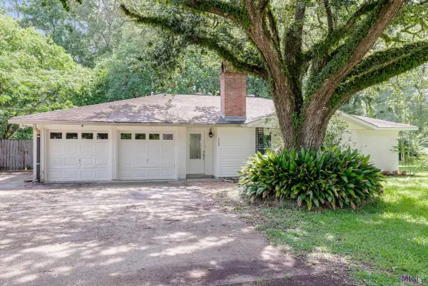 5666 Mapleton Dr, Greenwell Springs, LA 70739