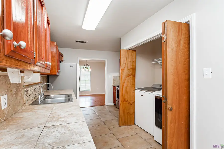 6142 Wright Dr, Baton Rouge, LA 70812 - #2