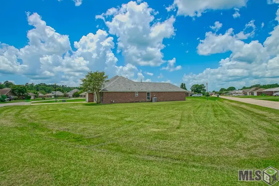 36035 Raleigh Dr, Denham Springs, LA 70706 - #3