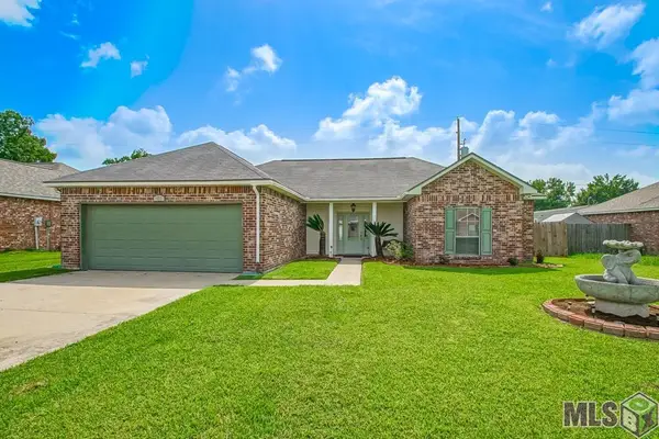 402 Melissa Dr, Port Allen, LA 70767