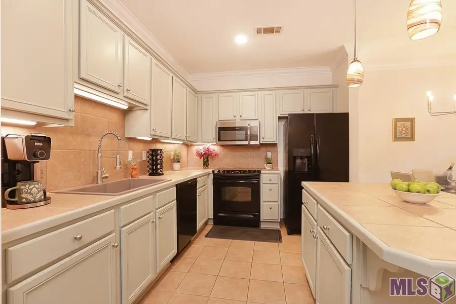 10600 Lakes Blvd #1106, Baton Rouge, LA 70810 - #2