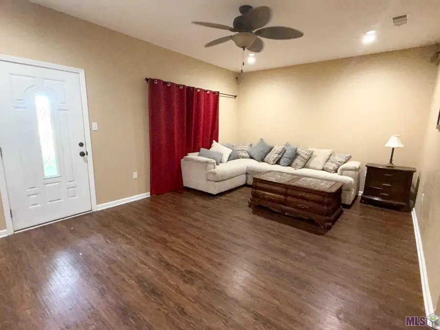 7420 Linda Lee Dr, Denham Springs, LA 70706 - #3