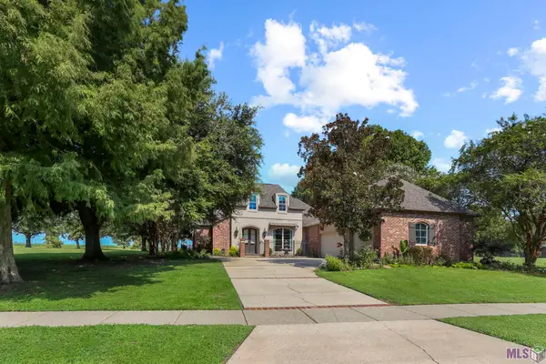 59400 Stonewall Dr, Plaquemine, LA 70764