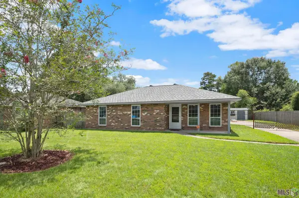 9168 Shadow Bluff Ave, Denham Springs, LA 70726