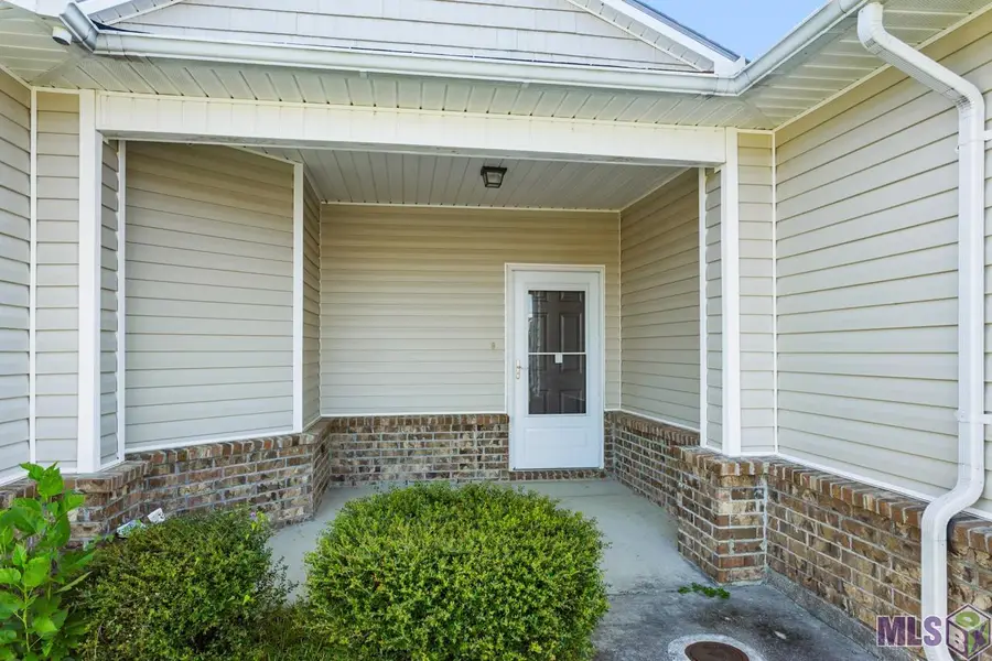 35096 Madisonville Dr, Denham Springs, LA 70706 - #2