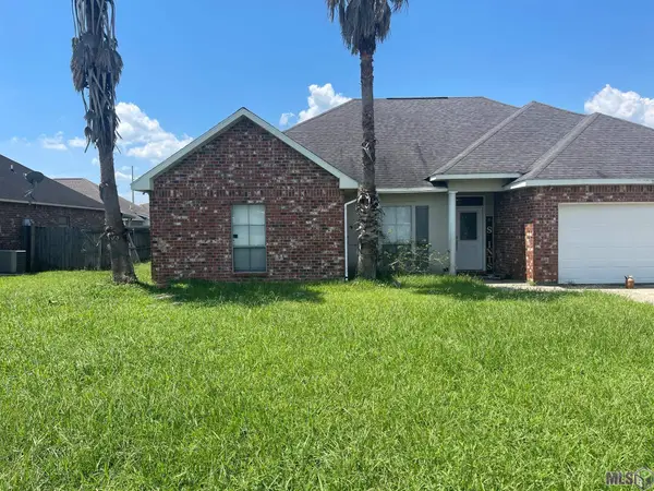 245 Melissa Dr, Port Allen, LA 70767