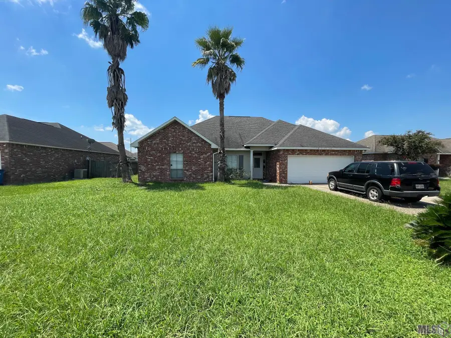 245 Melissa Dr, Port Allen, LA 70767 - #2