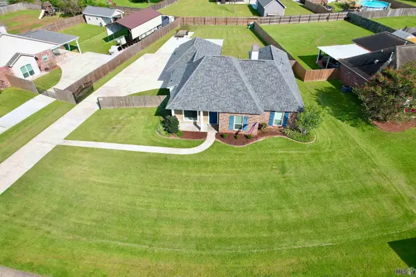 32769 Hemingway Ave, Denham Springs, LA 70706