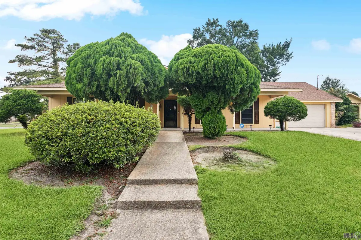 5857 Glen Oaks Dr, Baton Rouge, LA 70811 - #1