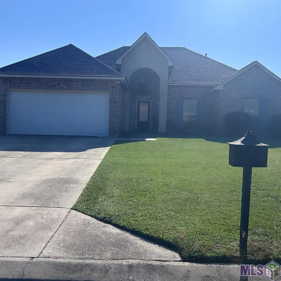 26264 Avoyelles Ave, Denham Springs, LA 70726 - #2