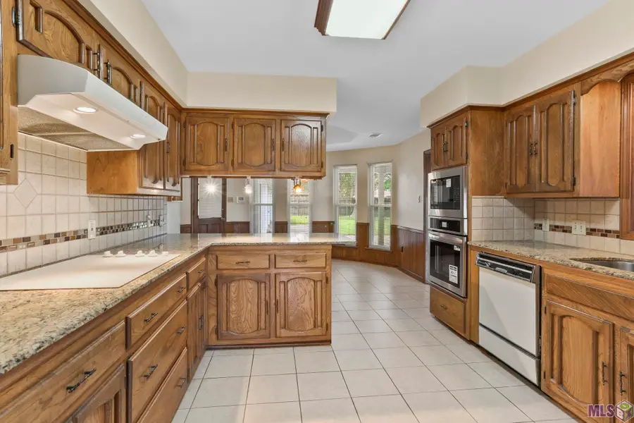 6424 Celestial Dr, Baton Rouge, LA 70817 - #2