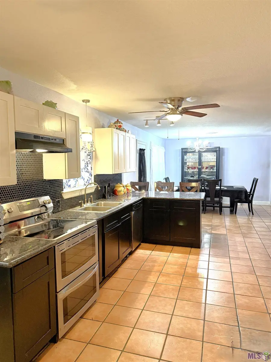 12967 Castle Hill Dr, Baton Rouge, LA 70814 - #3