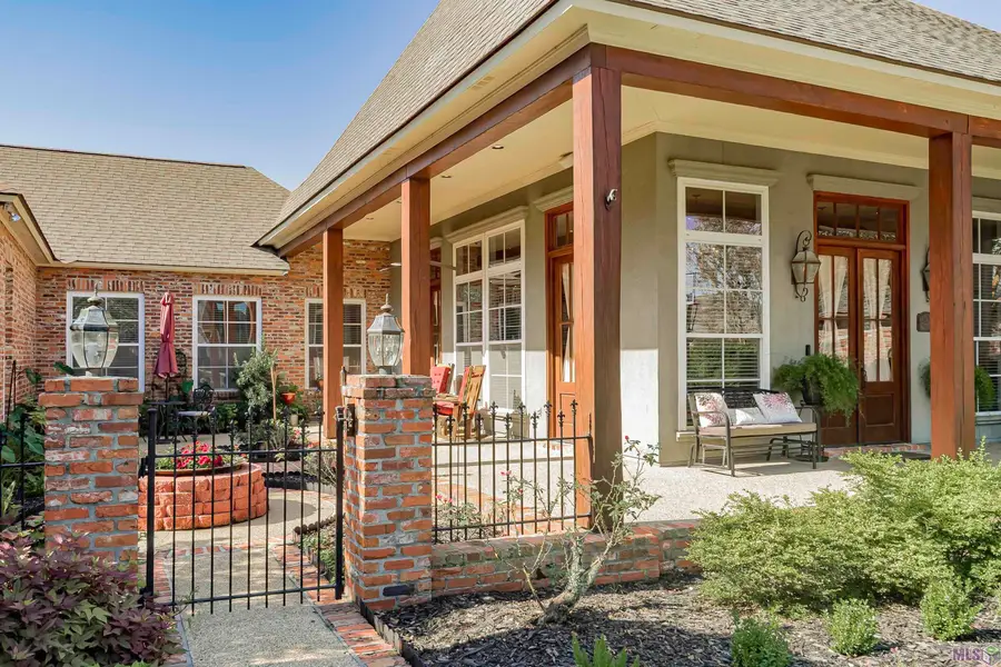 2402 S Turnberry Ave, Zachary, LA 70791 - #2