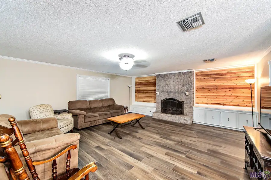 213 Hogan St, Berwick, LA 70342 - #3