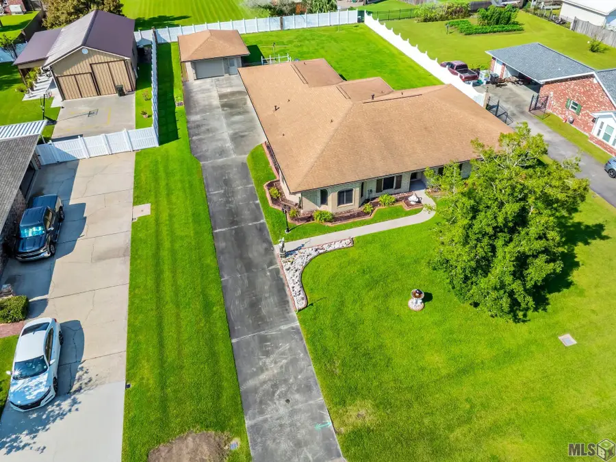 4018 Country Drive, Bourg, LA 70343 - #2