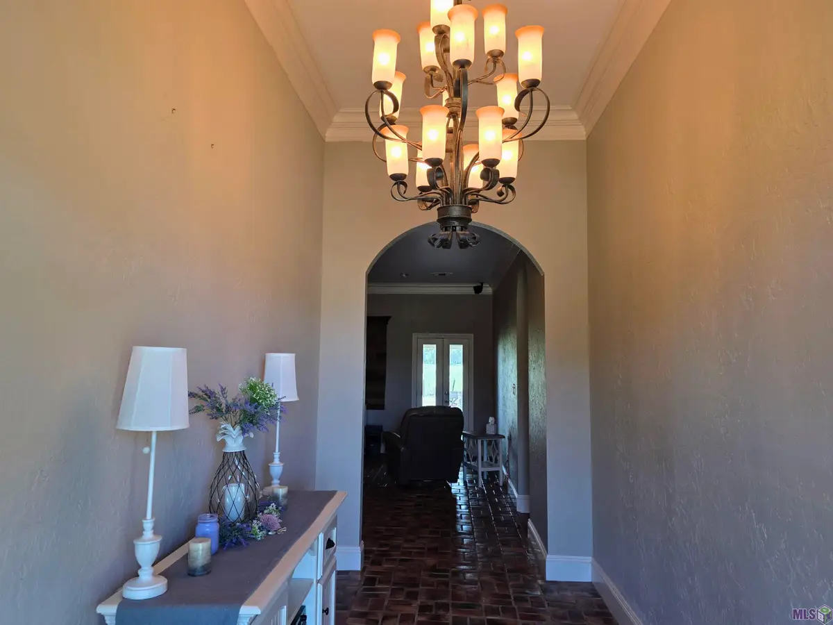 210 Plantation Dr, Cut Off, LA 70345 - #1