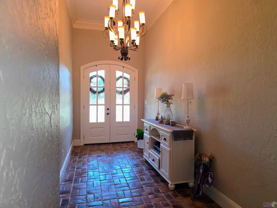 210 Plantation Dr, Cut Off, LA 70345 - #2