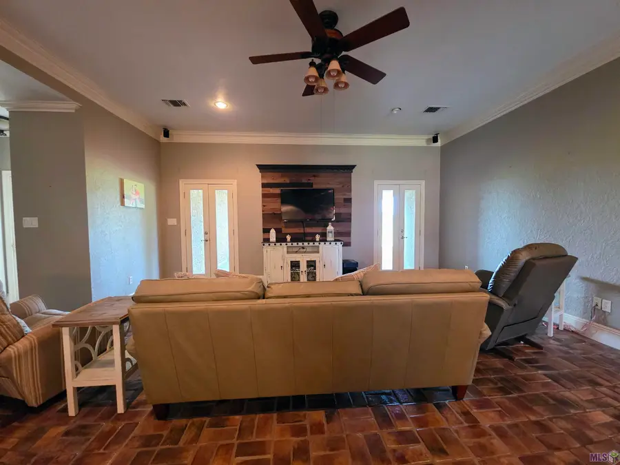 210 Plantation Dr, Cut Off, LA 70345 - #3