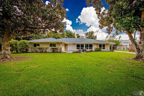 607 Franklin St, Napoleonville, LA 70390