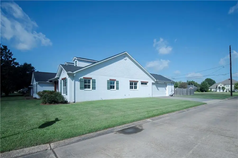 4100 Mayflower Boulevard, Alexandria, LA 71303 - #3