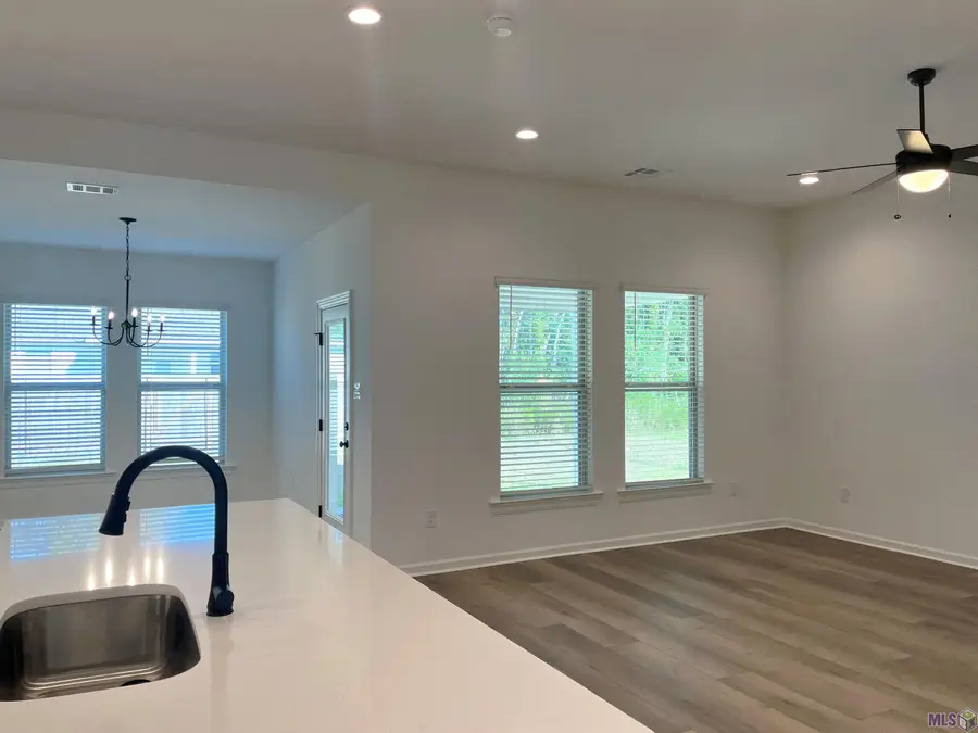 75420 Victoria Dr, Covington, LA 70435 - #2