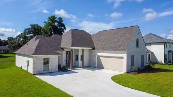 117 River Place Drive, Hahnville, LA 70057