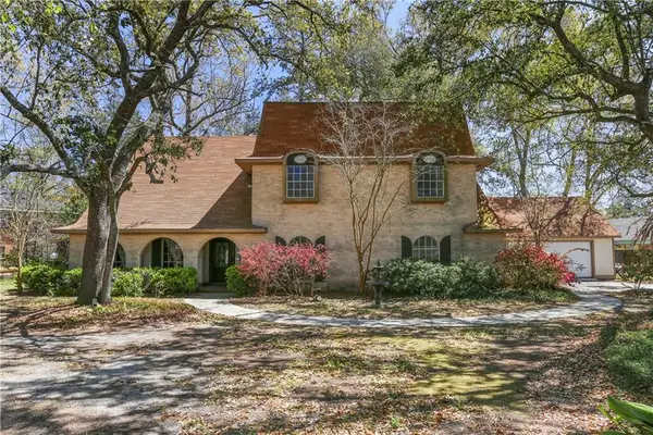 131 Cheron Drive, Mandeville, LA 70448