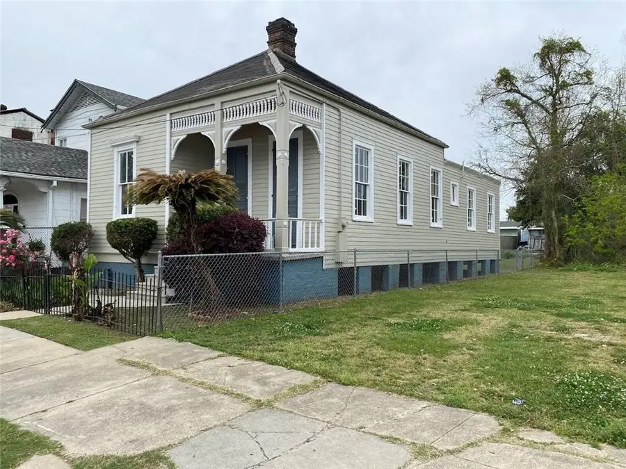 3321 Baronne Street, New Orleans, LA 70115 - #2