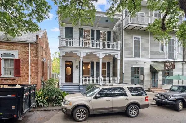 832 Esplanade Avenue, New Orleans, LA 70116