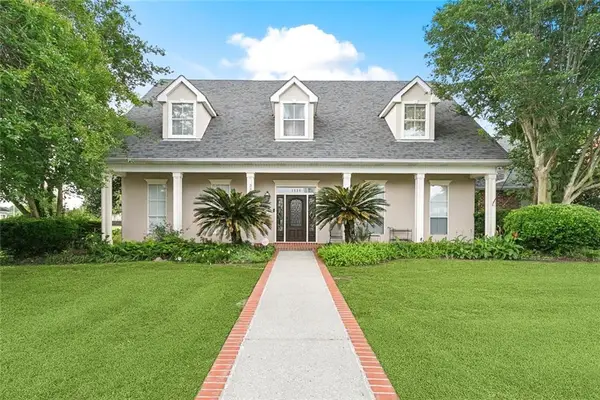 3330 Wedgewood Drive, Harvey, LA 70058